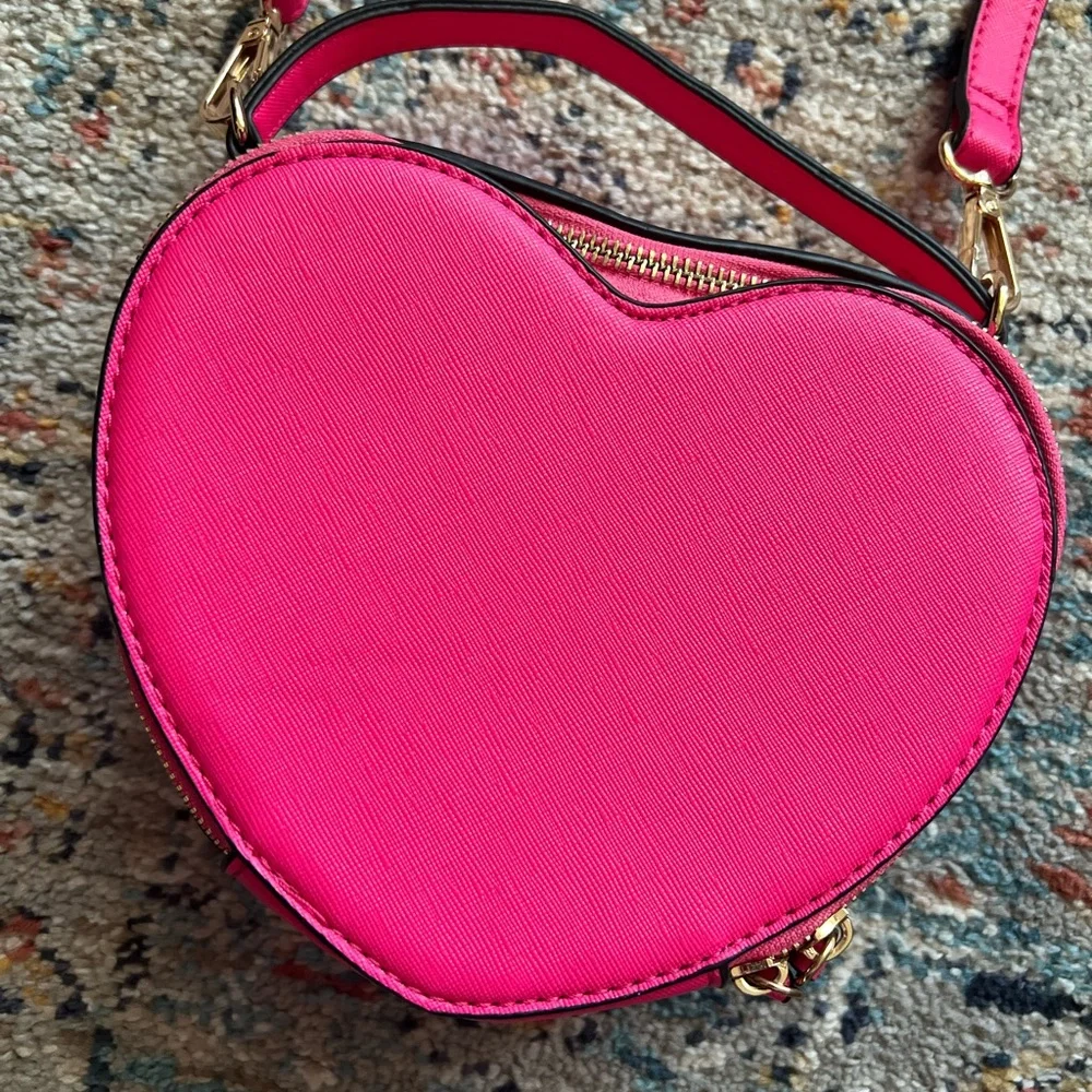 Heart-Shaped Pink Crossbody Bag